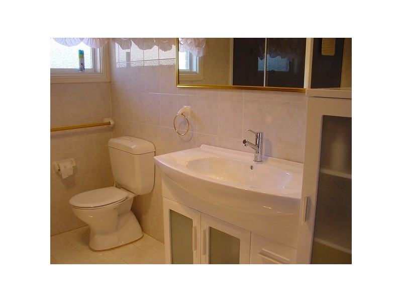 25 Chapman Ave, Castle Hill NSW 2154