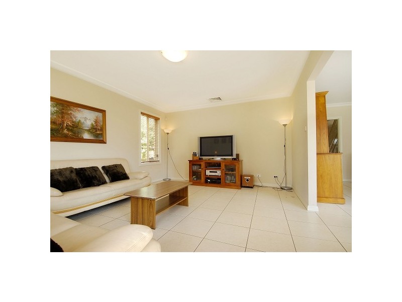 27 Beaumaris Avenue, Castle Hill NSW 2154