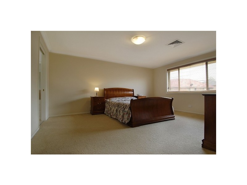 27 Beaumaris Avenue, Castle Hill NSW 2154