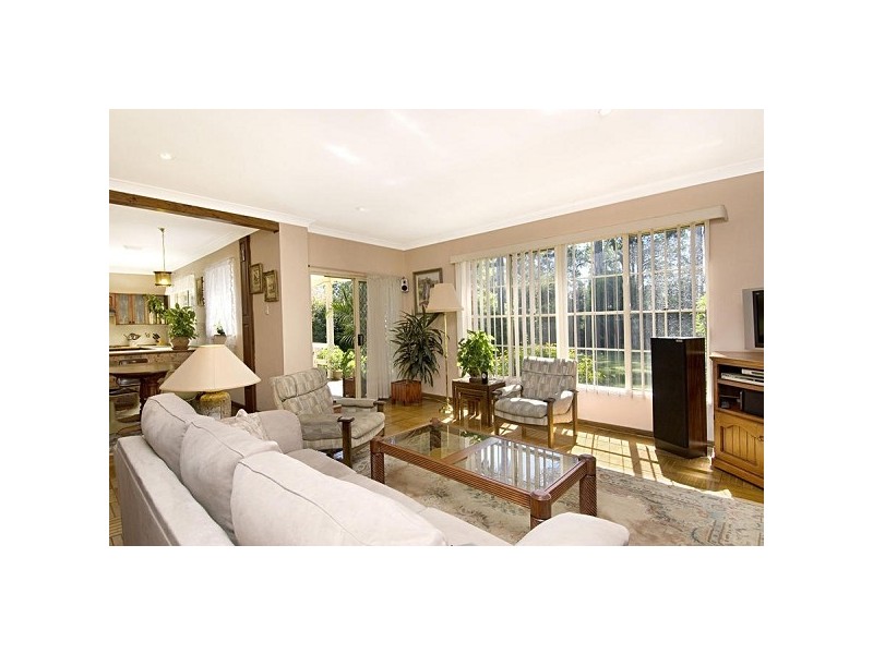 11 Henley Close, Castle Hill NSW 2154