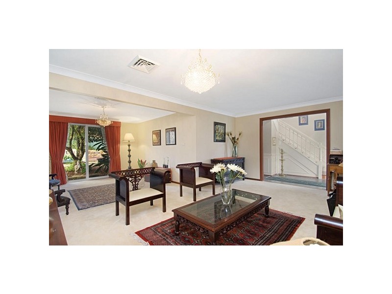24 Chiltern Cresent, Castle Hill NSW 2154
