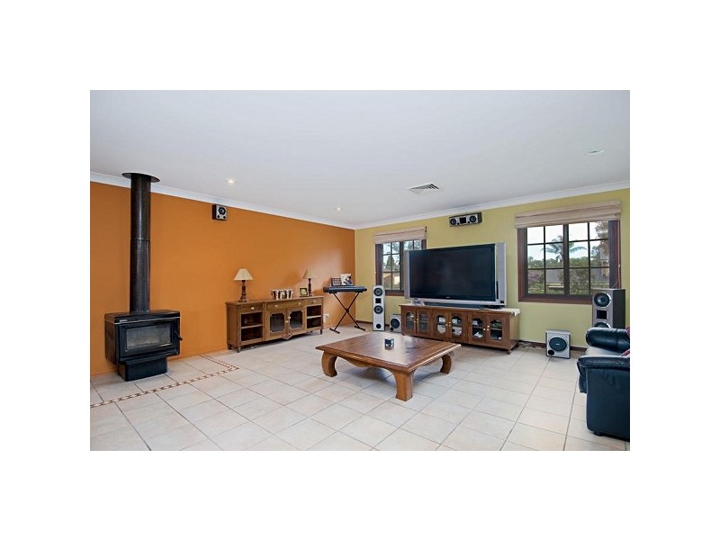 24 Chiltern Cresent, Castle Hill NSW 2154