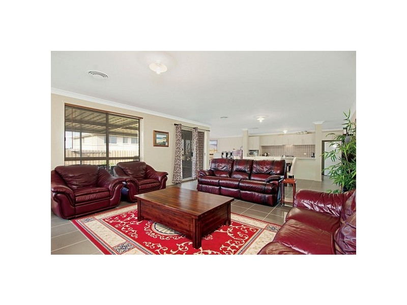 11 Ridgeline Drive, The Ponds NSW 2769