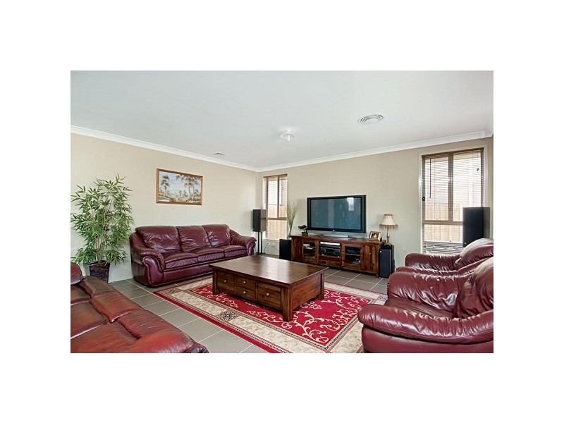 11 Ridgeline Drive, The Ponds NSW 2769