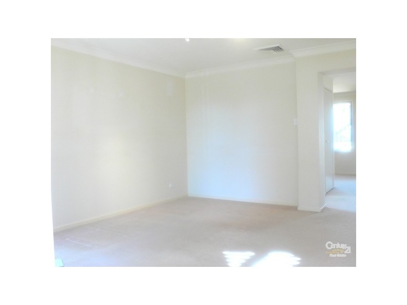 18 Rothwell Cct, Glenwood NSW 2768