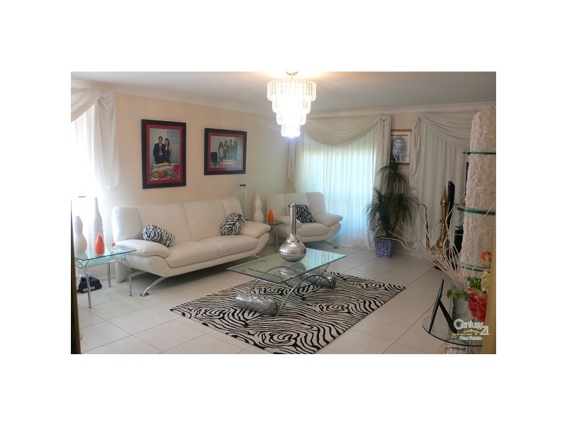 10 Kirsty Crescent, Hassall Grove NSW 2761