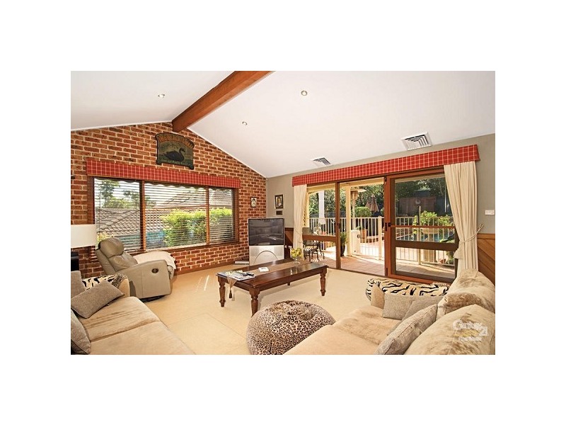 8 Settlers Close, Castle Hill NSW 2154