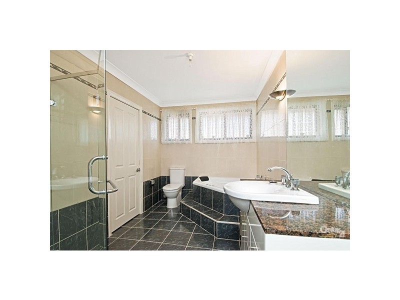 33 Grevillea Grove, Baulkham Hills NSW 2153