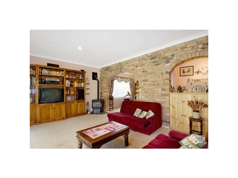 18 Chapman Avenue, Castle Hill NSW 2154