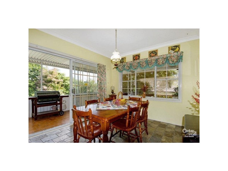 18 Chapman Avenue, Castle Hill NSW 2154