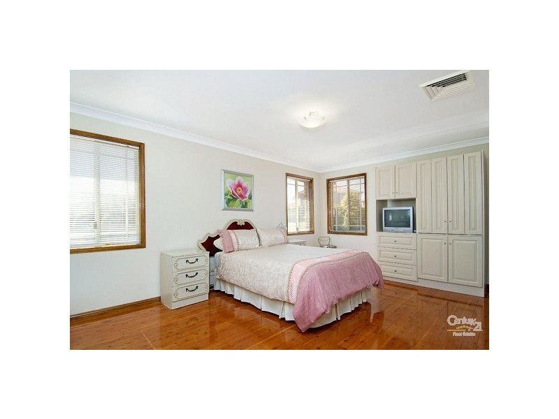 7 Myrtle Grove, Bella Vista NSW 2153