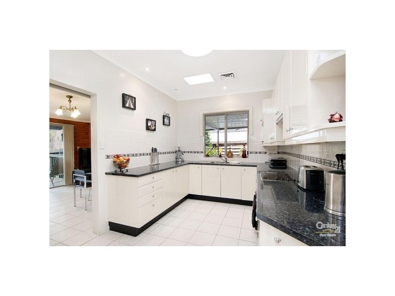 16 Dan Cres, Castle Hill NSW 2154