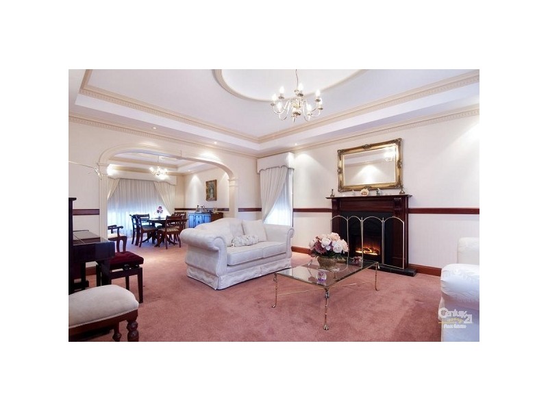 4 Grantown Court, Castle Hill NSW 2154