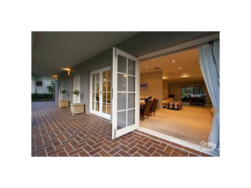 10 White Cedar Drive, Castle Hill NSW 2154