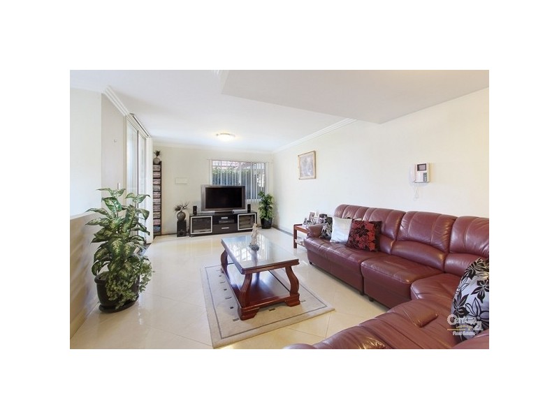 2/240 Old Northern Road, Castle Hill NSW 2154