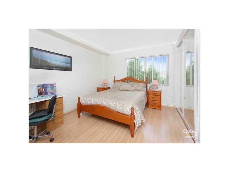 2/240 Old Northern Road, Castle Hill NSW 2154