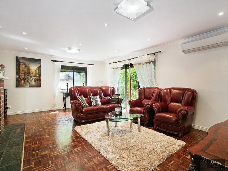 25 Battlement Crescent, Castle Hill NSW 2154