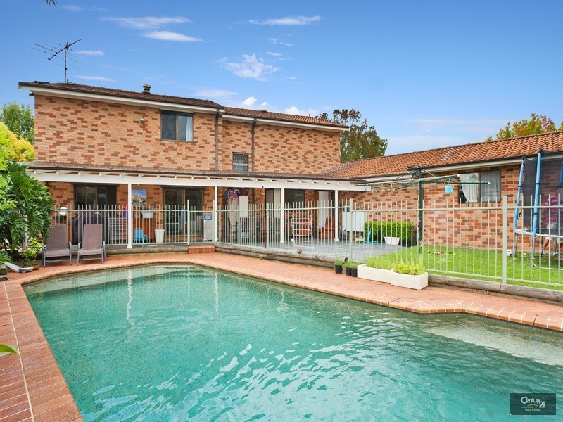 25 Battlement Crescent, Castle Hill NSW 2154