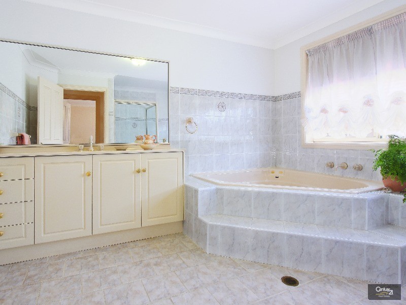 3 Stock Farm Avenue, Bella Vista NSW 2153