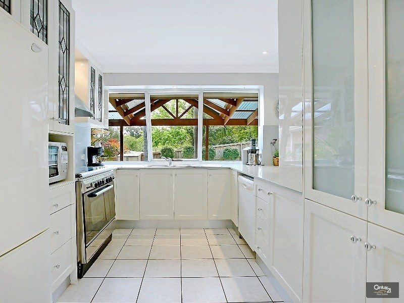 3 Bracken Fell Close, Castle Hill NSW 2154