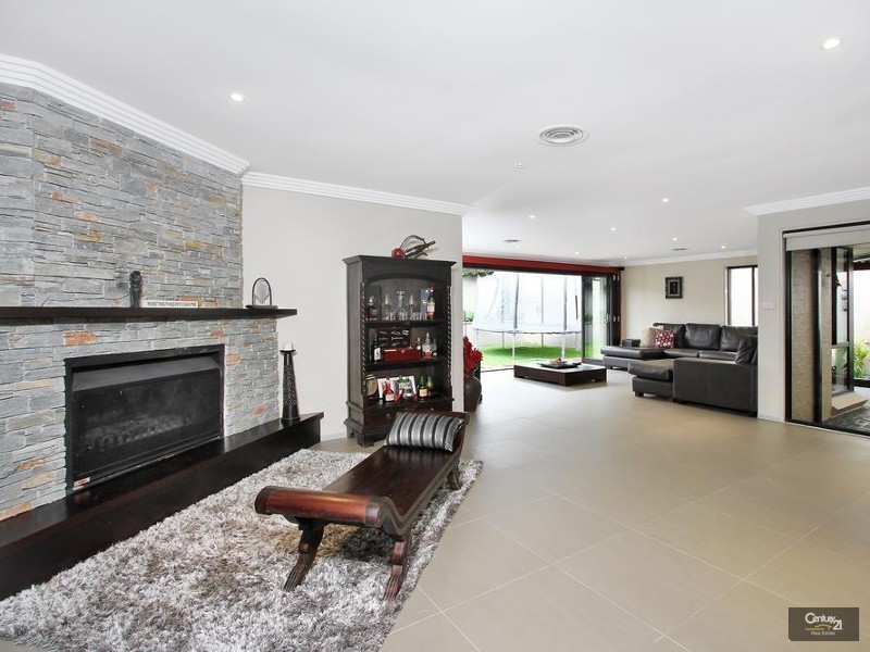 16 Brandon Grove, Kellyville NSW 2155