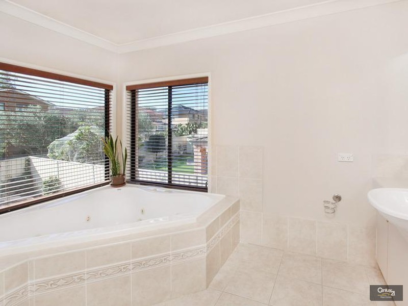 43 Orleans Way, Castle Hill NSW 2154