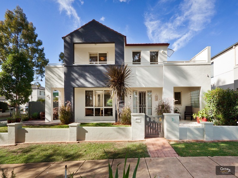 2 Roxburgh Crescent, Stanhope Gardens NSW 2768