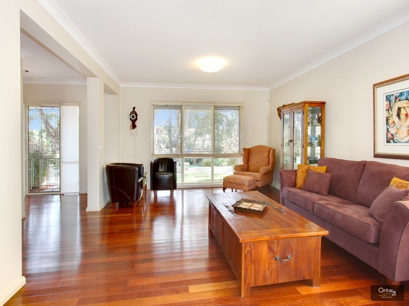 2 Roxburgh Crescent, Stanhope Gardens NSW 2768