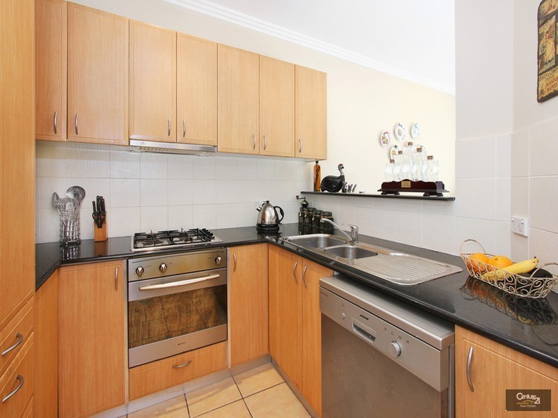 2/48 Pearce Street, Baulkham Hills NSW 2153