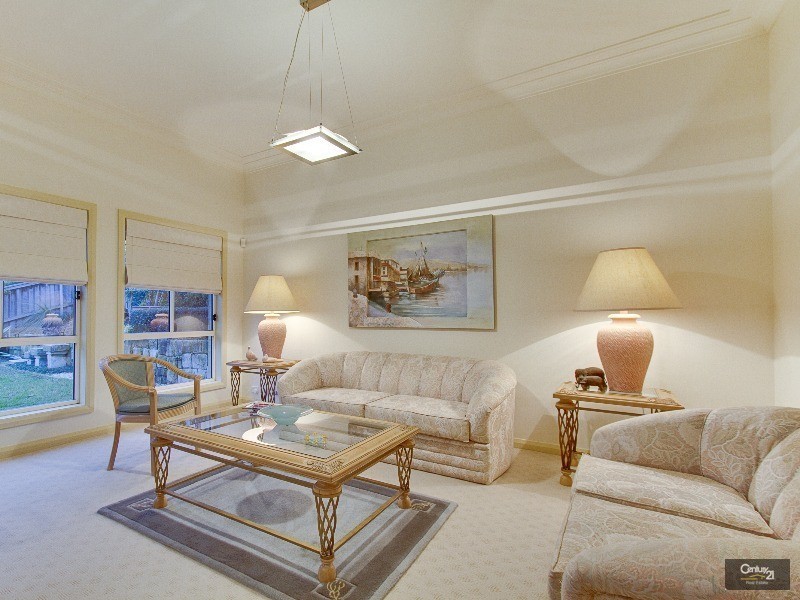 8 Government Farm Crescent, Castle Hill NSW 2154