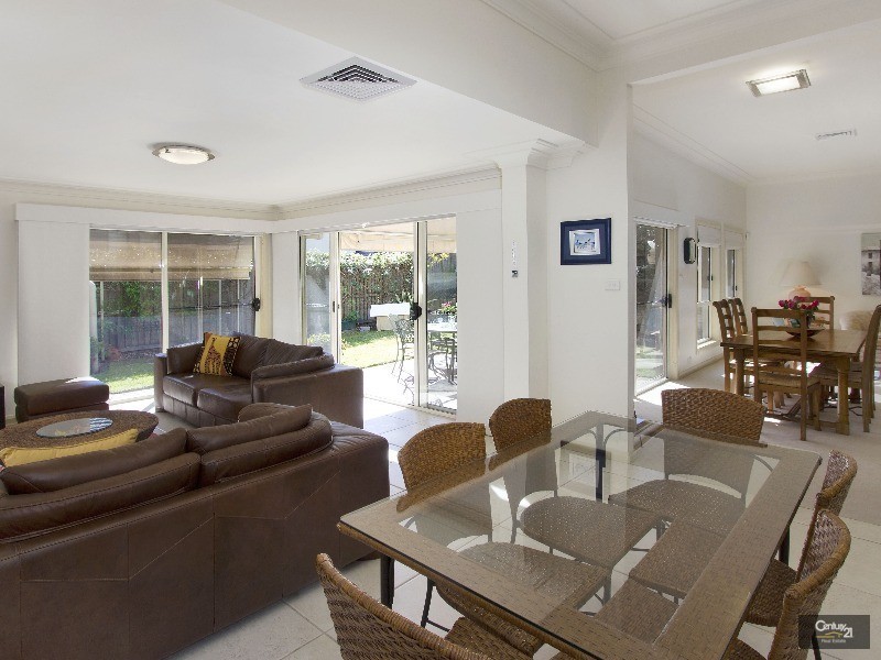 8 Government Farm Crescent, Castle Hill NSW 2154