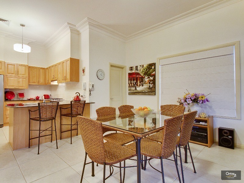 8 Government Farm Crescent, Castle Hill NSW 2154