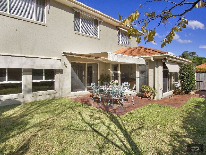 8 Government Farm Crescent, Castle Hill NSW 2154