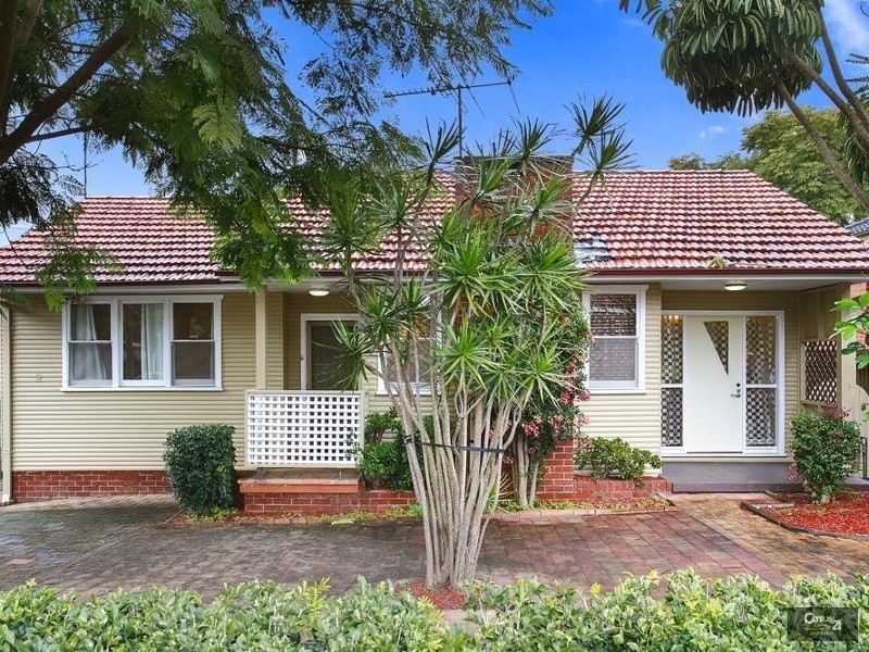 2 Mary Street, Northmead NSW 2152