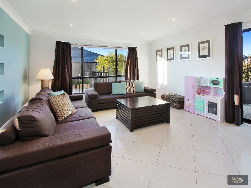 18 Ashtead Parade, Stanhope Gardens NSW 2768