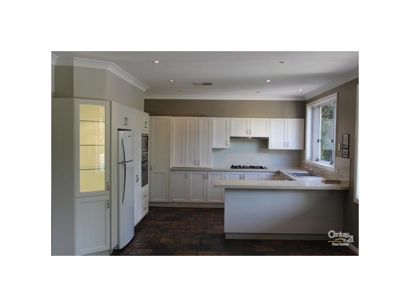 5 Yerong Pl, Castle Hill NSW 2154
