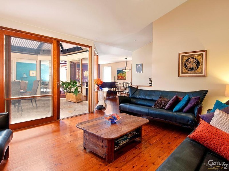 33 Willow Drive, Baulkham Hills NSW 2153