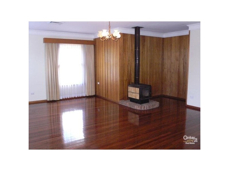 25 Lisa Cres, Castle Hill NSW 2154