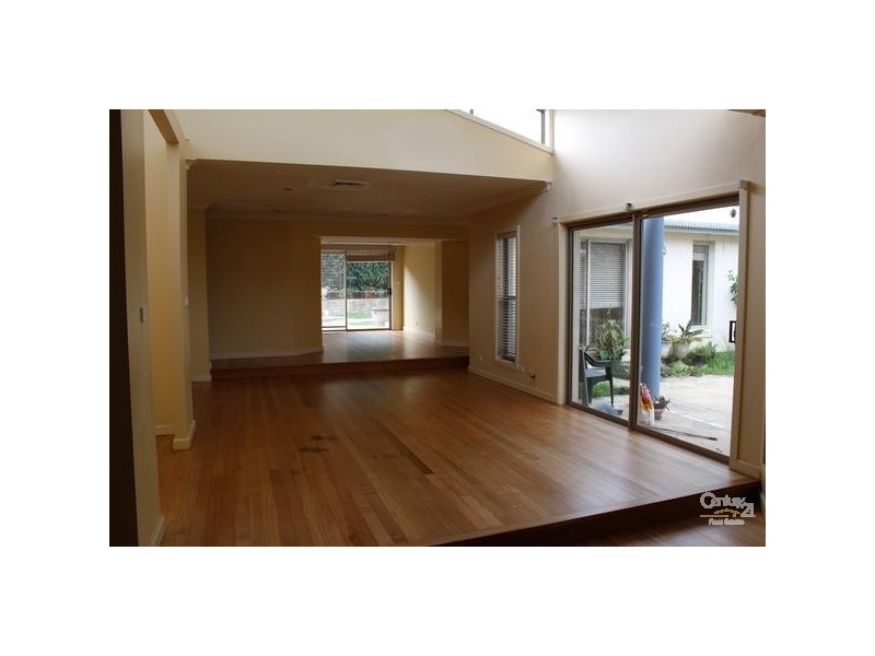 5 Kingussie Ave, Castle Hill NSW 2154