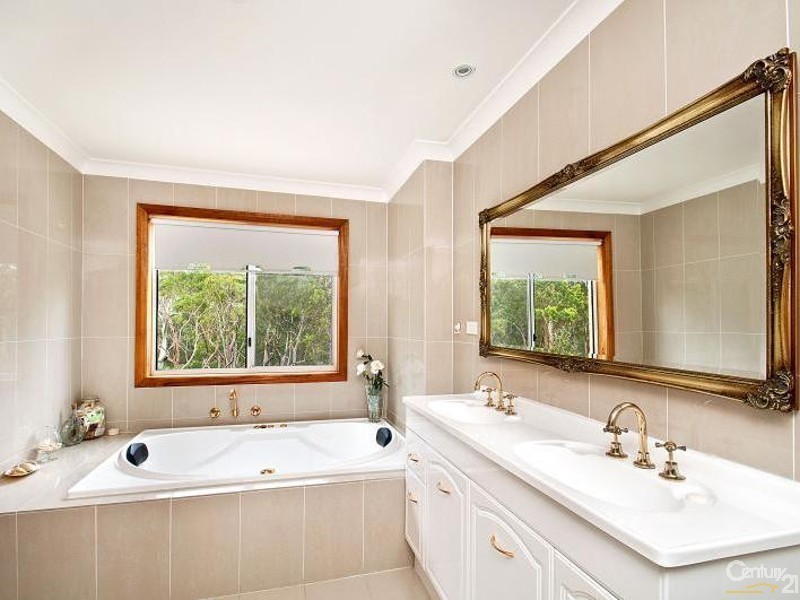 30 Galahad Crescent, Castle Hill NSW 2154