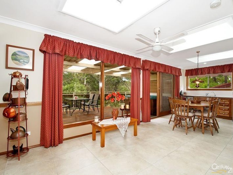 30 Galahad Crescent, Castle Hill NSW 2154