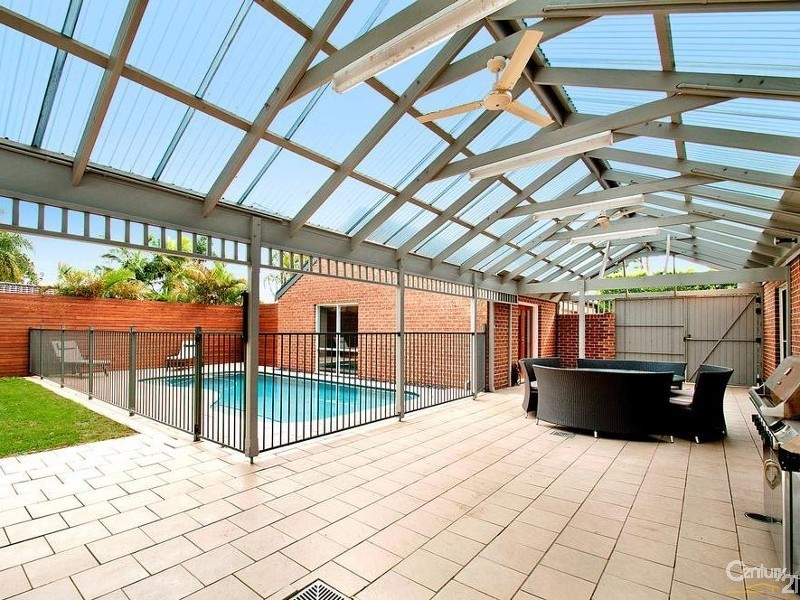 126  Glenhaven Road, Glenhaven NSW 2156