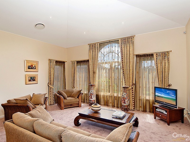 63  Ulundri Drive, Castle Hill NSW 2154