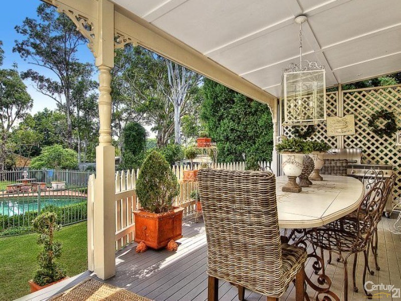 16 Ballandella Road, Toongabbie NSW 2146