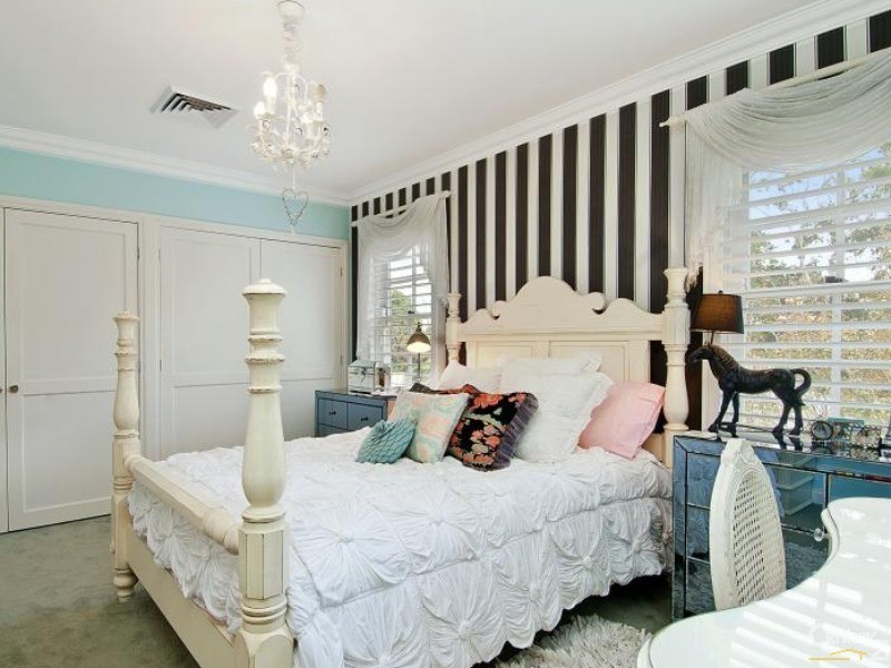 16 Ballandella Road, Toongabbie NSW 2146