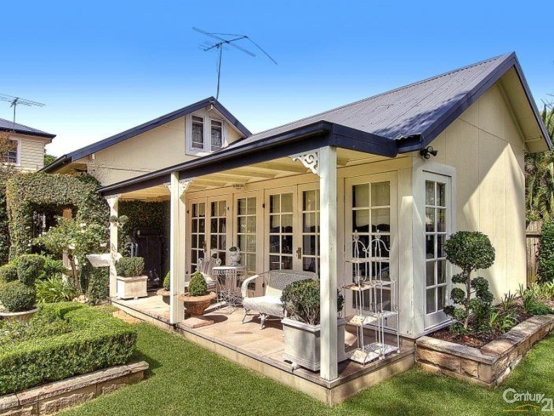 16 Ballandella Road, Toongabbie NSW 2146