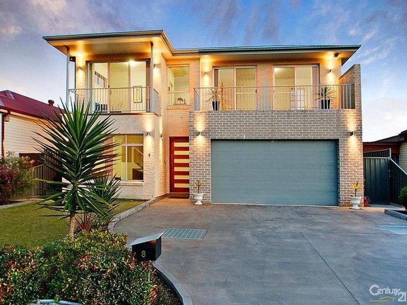 8 Bulli Road, Toongabbie NSW 2146