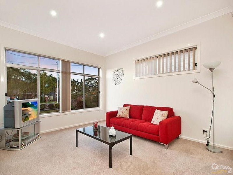 8 Bulli Road, Toongabbie NSW 2146
