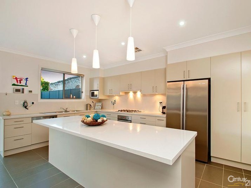8 Bulli Road, Toongabbie NSW 2146