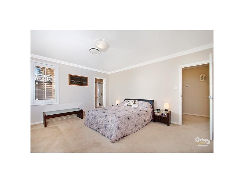 4 Valadon Pl, Bella Vista NSW 2153